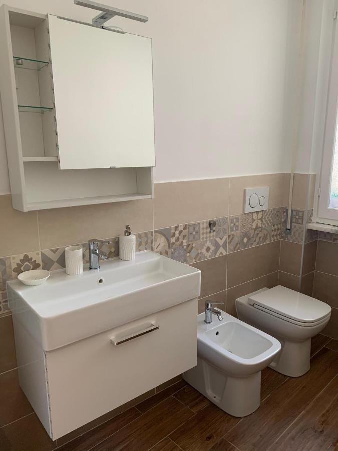 Ema'S Place Apartment Savona Bagian luar foto
